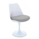 Réplica da cadeira Tulip, do famoso designer Eero Saarinen