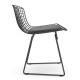 Réplica silla metálica Bertoia en acero negro de estilo industrial del famoso diseñador Hans J. Wegner
